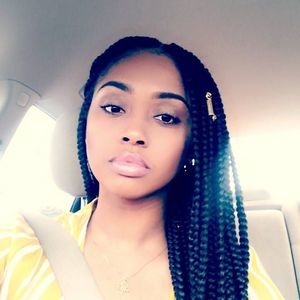 Meet your Posher, Dina